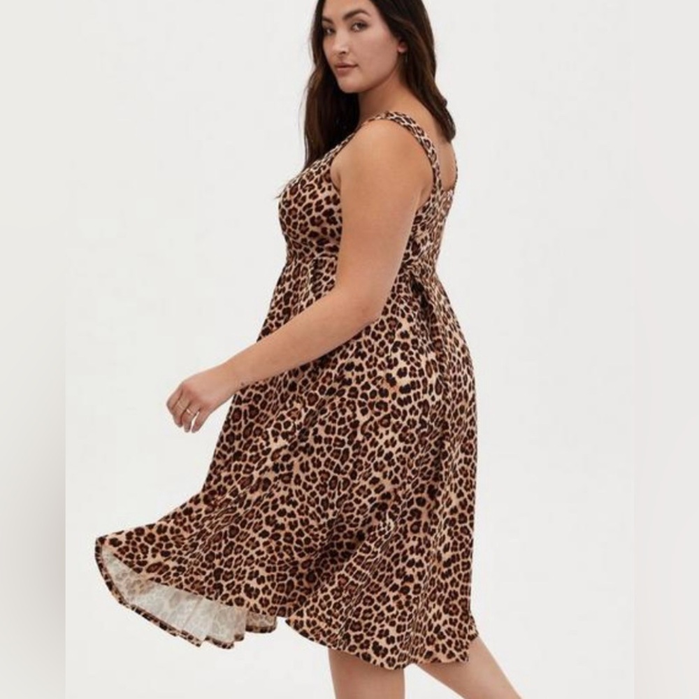 Torrid Sz. 2 (2X/18-20) Leopard Sweetheart Skater Midi Dress